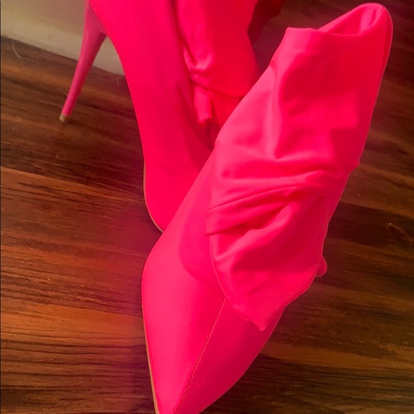 Hot Pink Heel - Picture 1 of 2